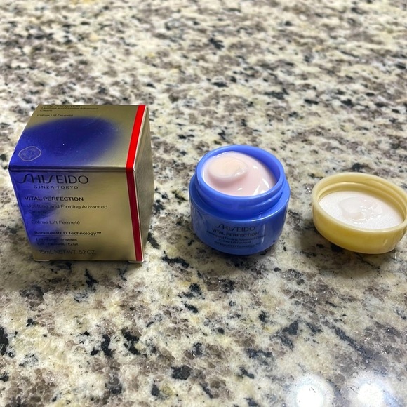 NIB Vital Perfection Uplifting and Firming Cream - Picture 2 of 3